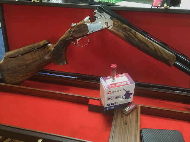 voila un autre model - content d’avoir réussi a posté mes premières photos